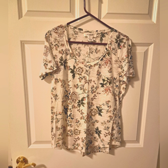 Workshop Republic Clothing Tops - nwot WORKSHOP floral TOP short sleeves CURVED HEM size medium